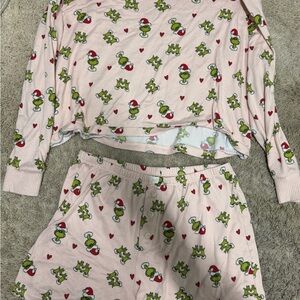 American Eagle grinch pajama two piece set